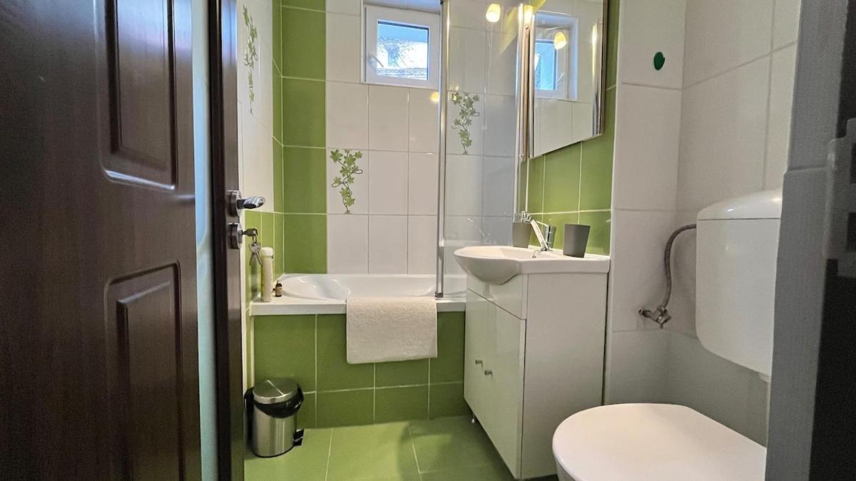 Apartament Hillside Near Center *